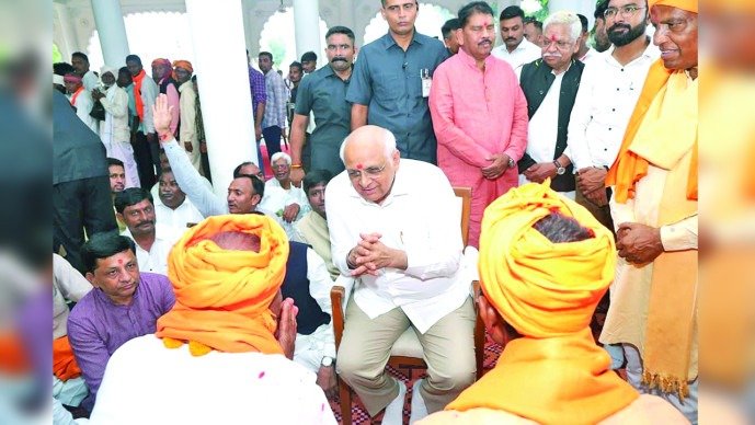 ગુરુપૂર્ણિમાએ લુસડિયાધામે પહોંચ્યા CM ભૂપેન્દ્ર પટેલ: સંત સુરમલદાસજીને અર્પી શ્રદ્ધાંજલિ, આદિજાતિ સમાજ સાથે ઉજવ્યો પવિત્ર પર્વ